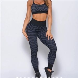 Bombshell sportswear leggings tiger print